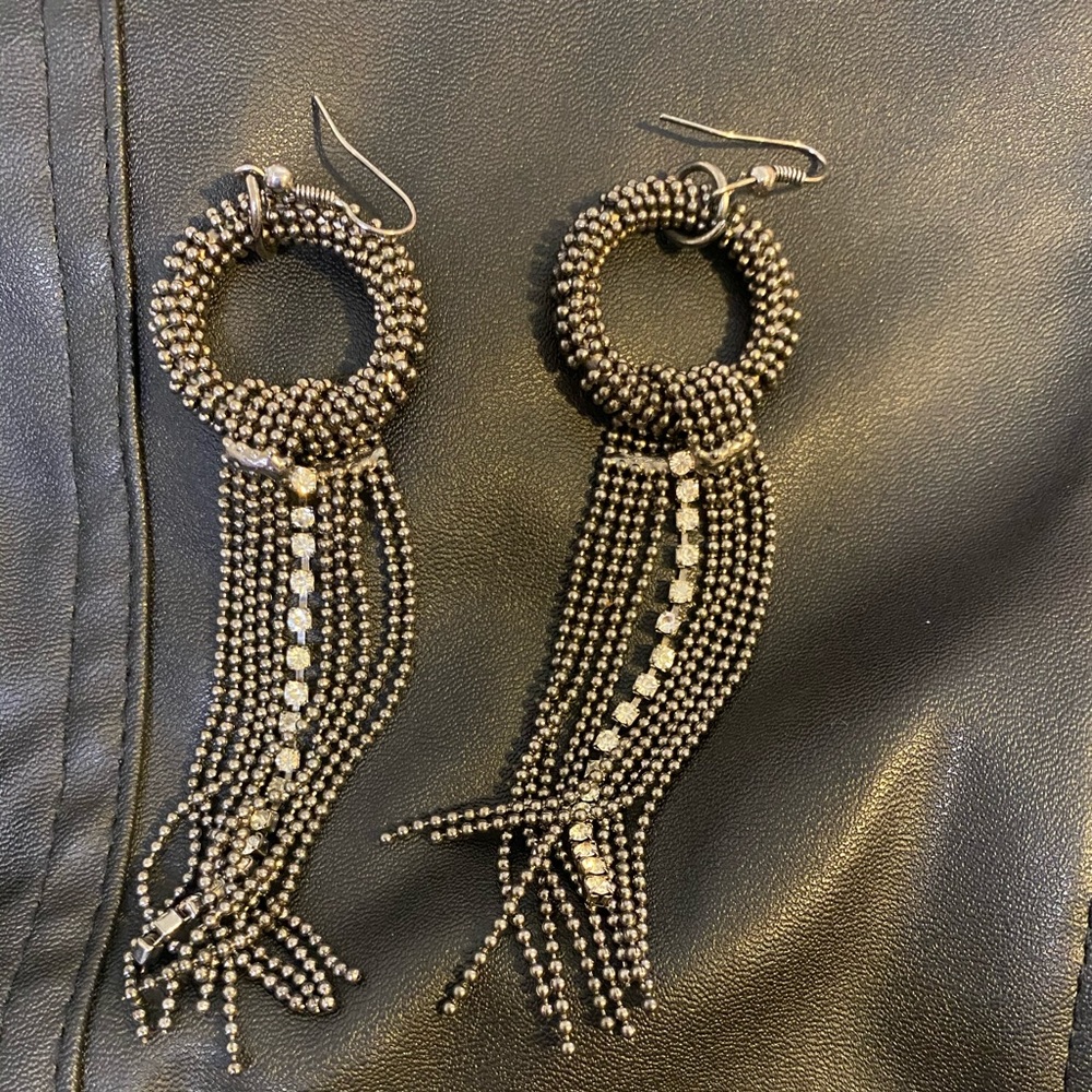 Rhinestone and gun metal chain earrings